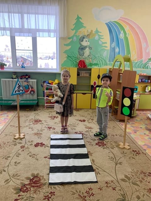 Юные пешеходы