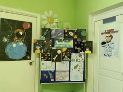  Выставка детских работ ко Дню космонавтики! 
