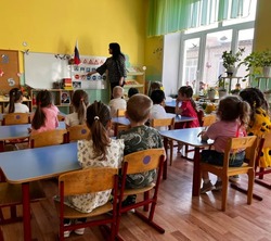 формирование представлений детей о правилах дорожного движения и дорожных знаках. 