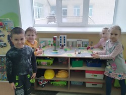 Осторожно машина едет!